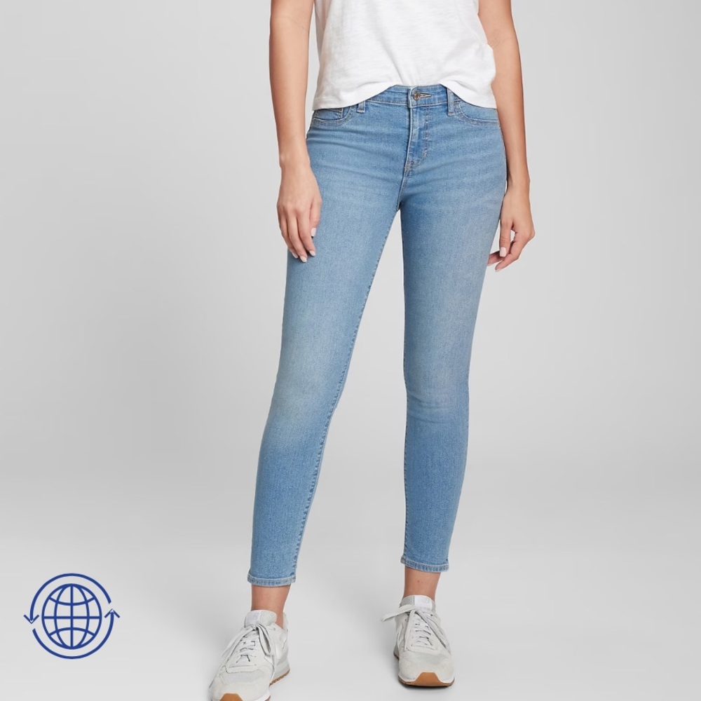 GAP Mid Rise Favorite Jegging 👖